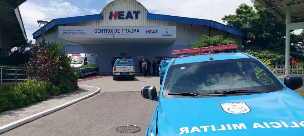 Policiais baleados foram encaminhados para o batalhão