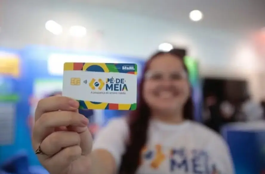 Cartão do programa Pé-de-Meia