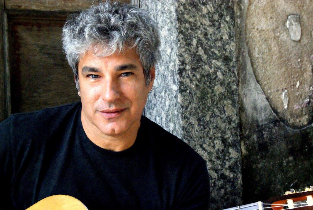 Cantor e compositor Fred Nascimento
