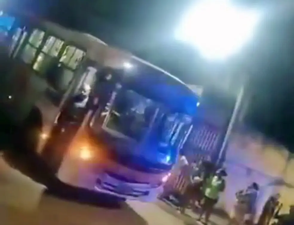 Presos milicianos que estavam em churrasco