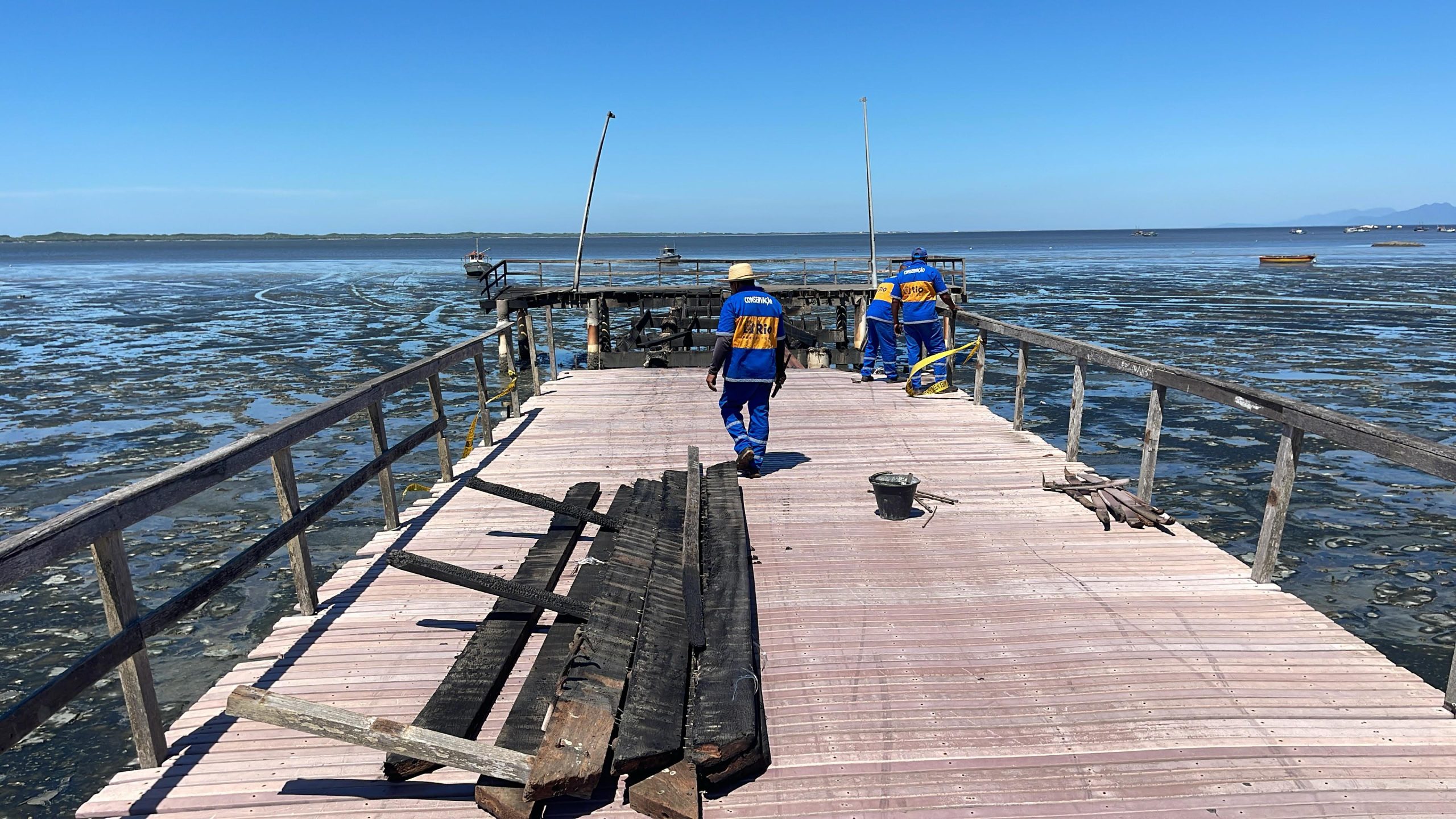 Secretaria de Conservação inicia reconstrução do Píer da Pedra de Guaratiba