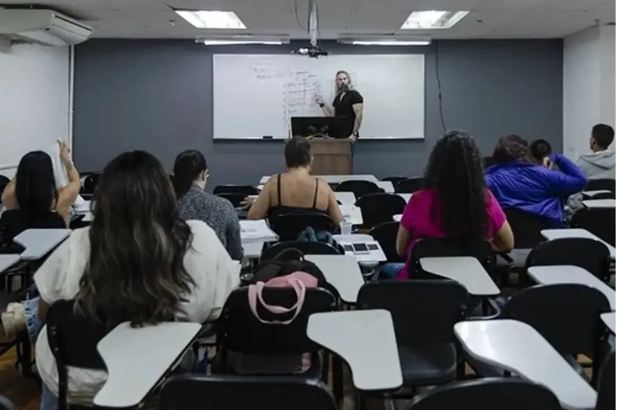 Candidatos estudando para o Concurso da Embrapa