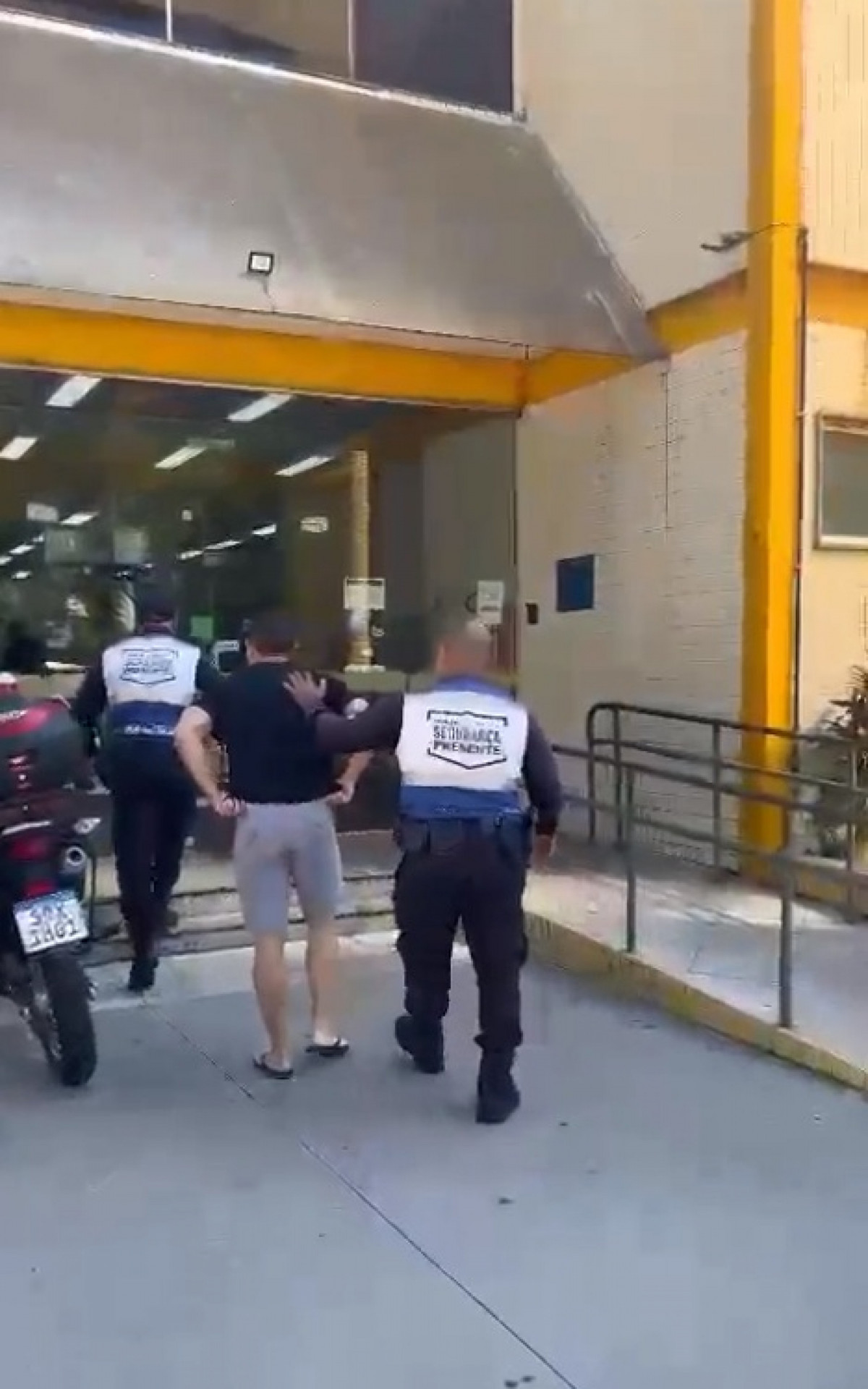 Rodrigo Margalho Prins foi conduzido à 42ª DP por agentes do Segurança Presente Recreio