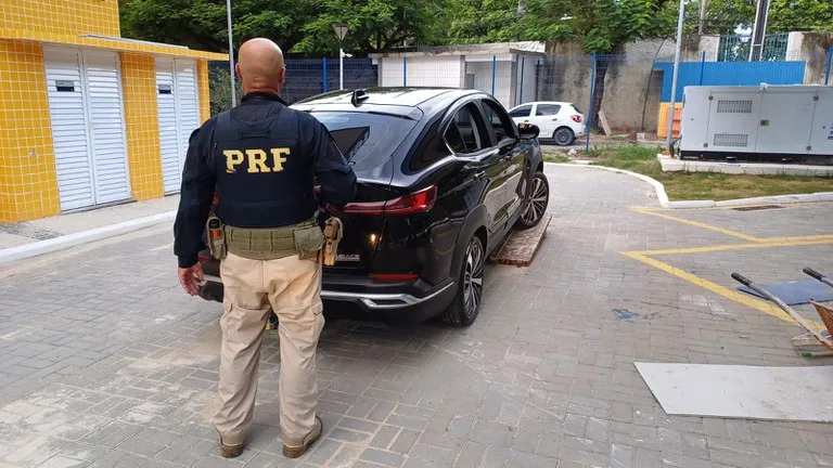 PRF recupera veículo clonado