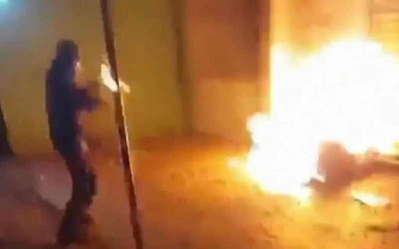 Pessoa colocou fogo em morador de rua
