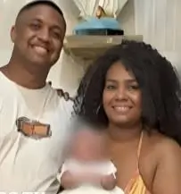 Mulher presa por matar o marido a facadas