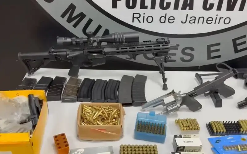 A Polícia Civil realizou, na manhã dessa sexta-feira (21), uma operação para combater o desvio de armamentos e munições para criminosos, adquiridos legalmente por Colecionadores, Atiradores Desportivos e Caçadores (CACs).