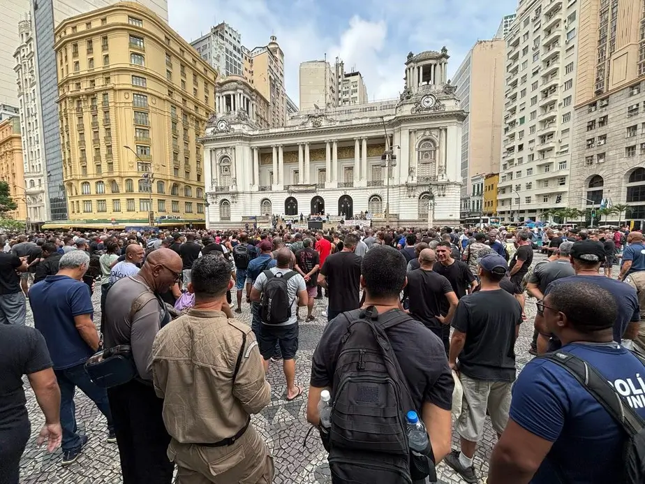 Guardas municipais protestam contra a previsão da contratação de agentes da Força de Segurança Municipal do Rio