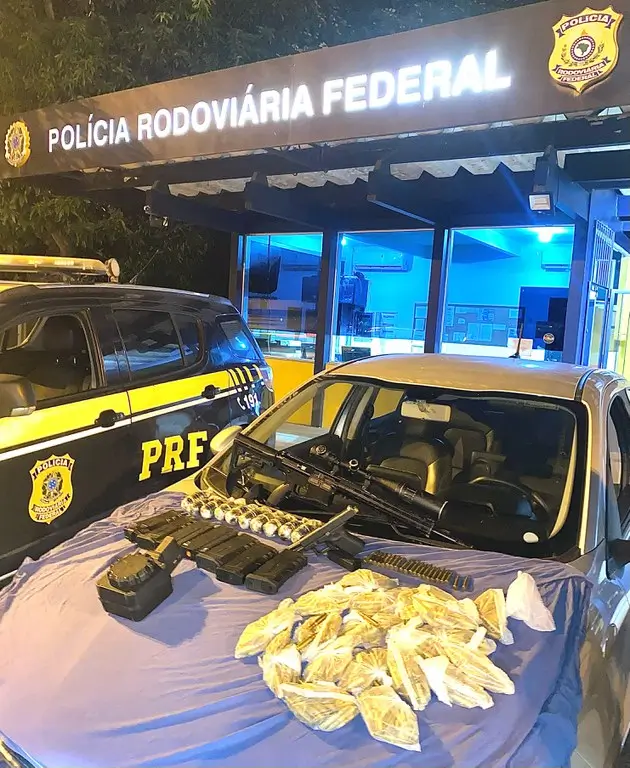 A ação teve início em Casimiro de Abreu e após perseguição de vários quilômetros o motorista foi detido