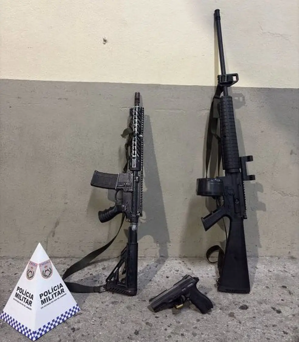 Armas apreendidas pela Polícia Militar foram divulgadas à imprensa