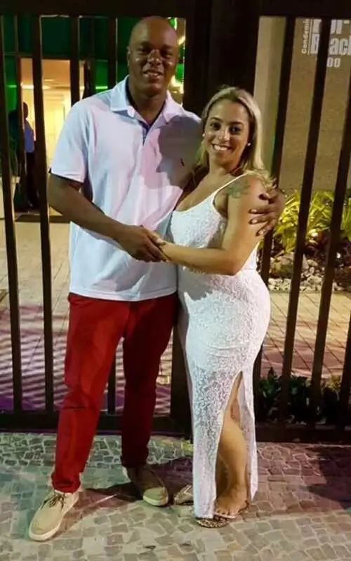Homem mata ex-companheira e tira própria vida na Comunidade Nova Holanda