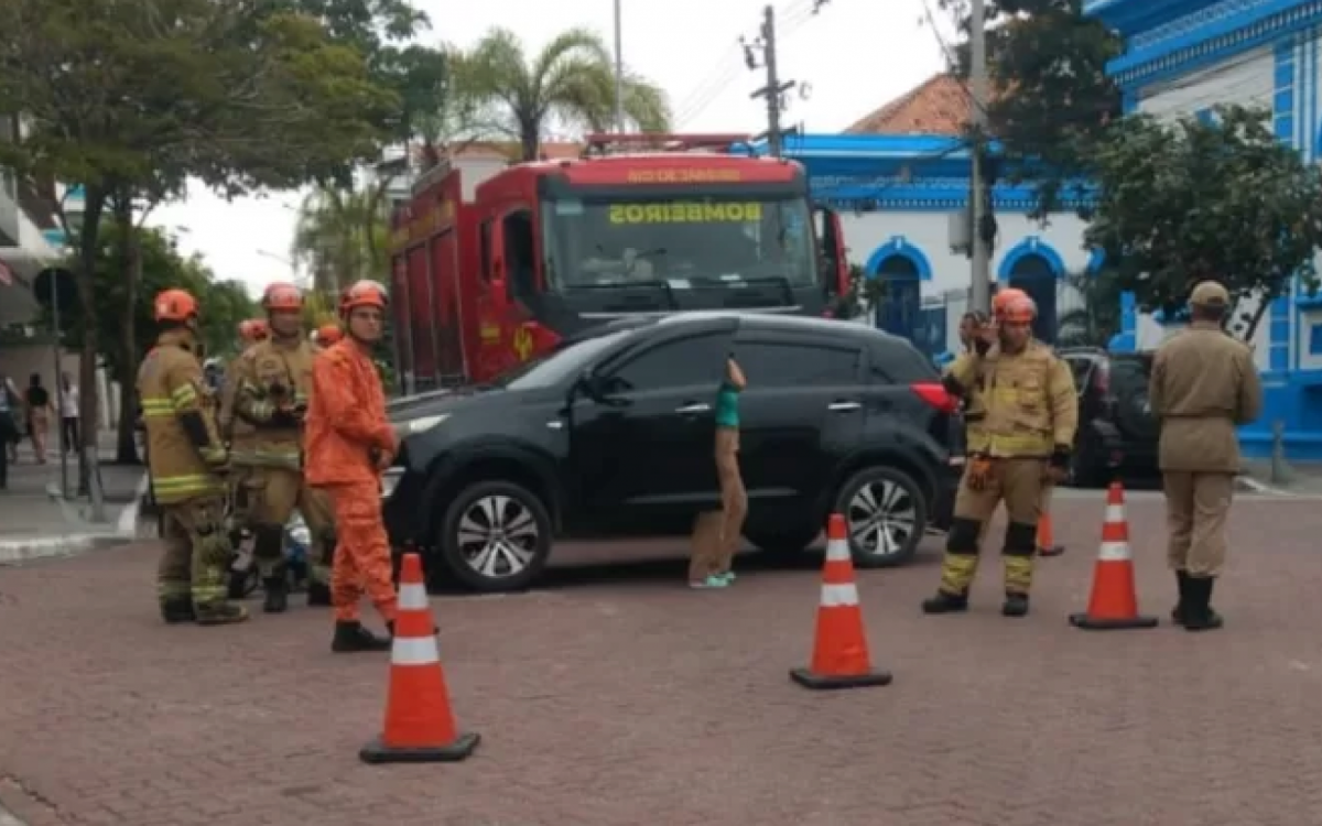 Mulher fica ferida em acidente