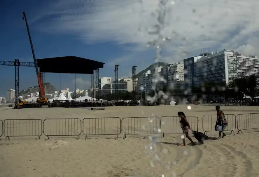 Palco na Praia de Copacabana
