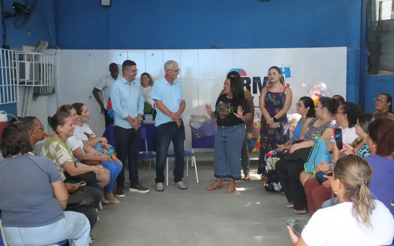 o prefeito Capitão Nelson e o vice-prefeito João Ventura participaram do momento