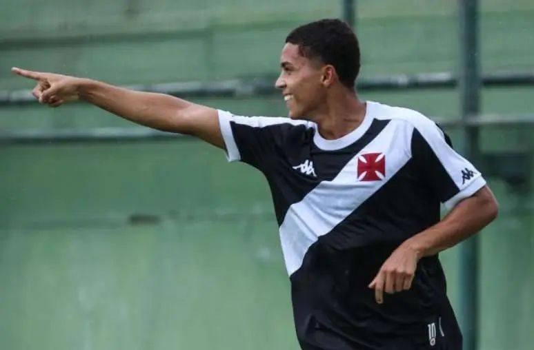 Zagueiro Lyncon do Vasco