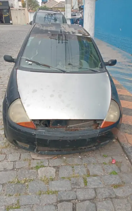 Carro Abandonado em Cabo Frio