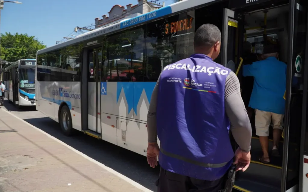 Fiscalização dos ônibus em São Gonçalo