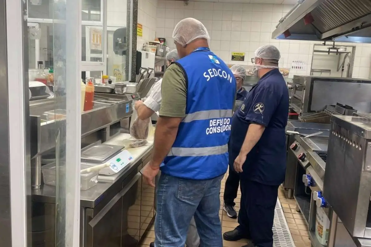 Fiscalização do Procon em Hotel