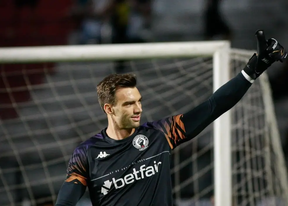 Goleiro Leo Jardim do Vasco