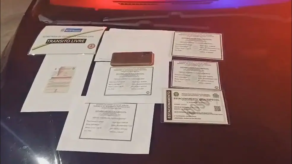 Documentos Falsos