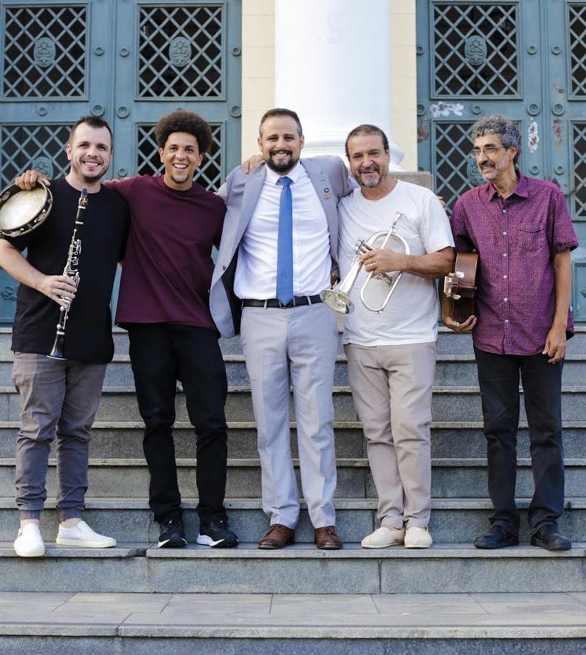 Vereador Sylvio (PT) junto a um grupo de Choro