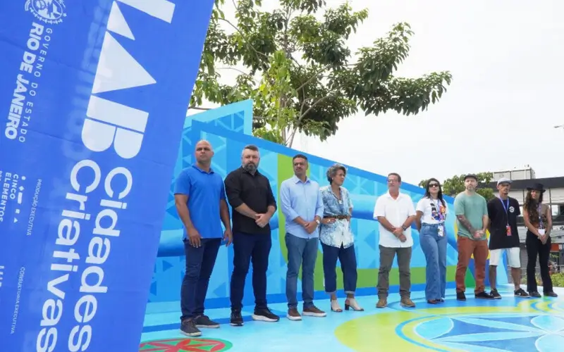 Vice-prefeito na Praça dos Combatentes