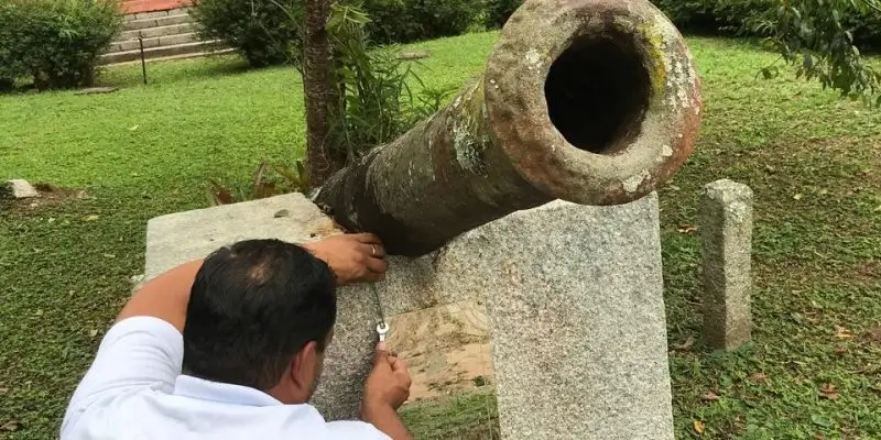 Canhão histórico do Forte São Mateus