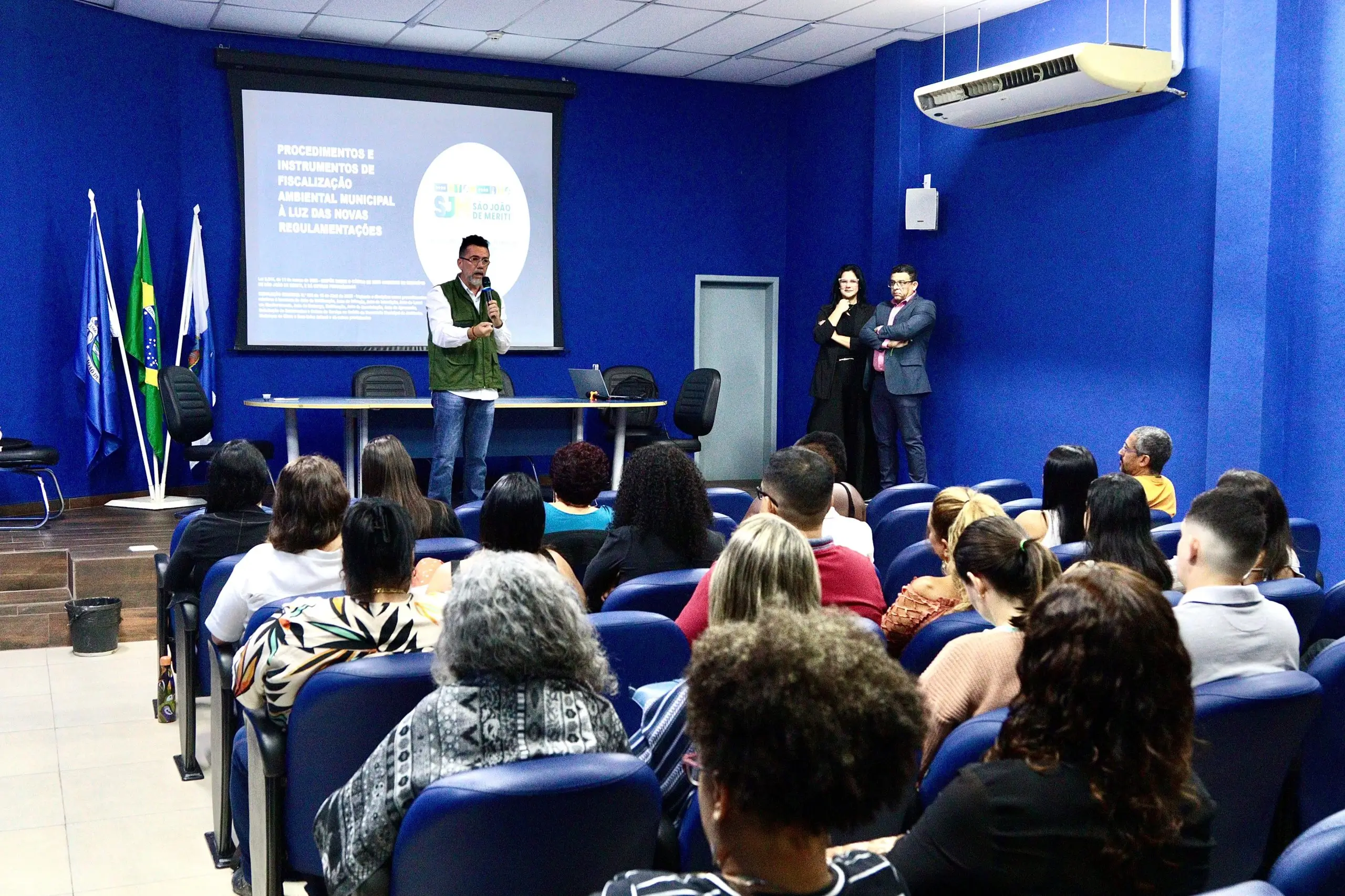 Capacitação sobre normas ambientais em Meriti qualifica servidores públicos