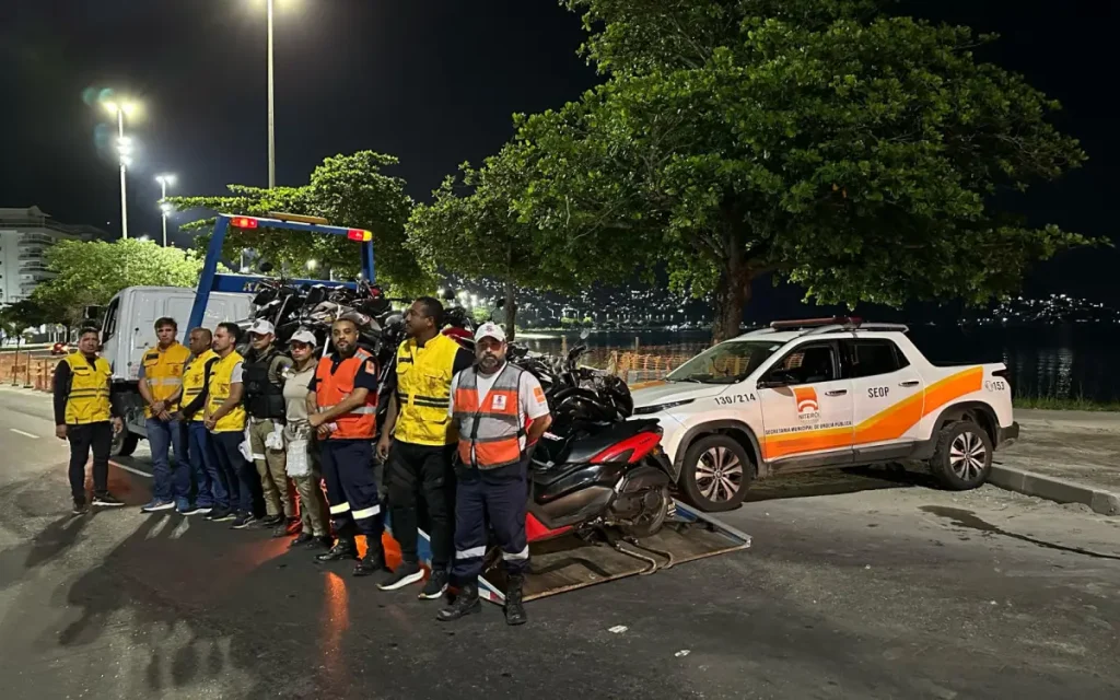 Niterói recolhe motos e combate rolezinho com operação