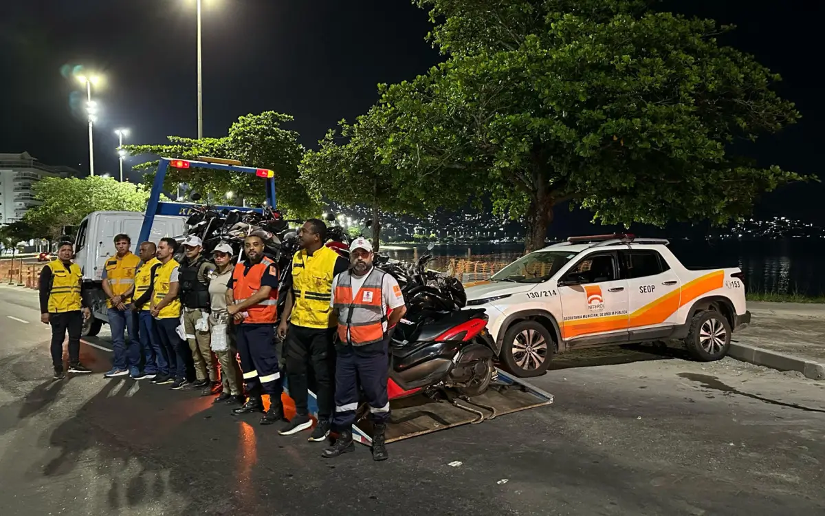 Niterói recolhe motos e combate rolezinho com operação