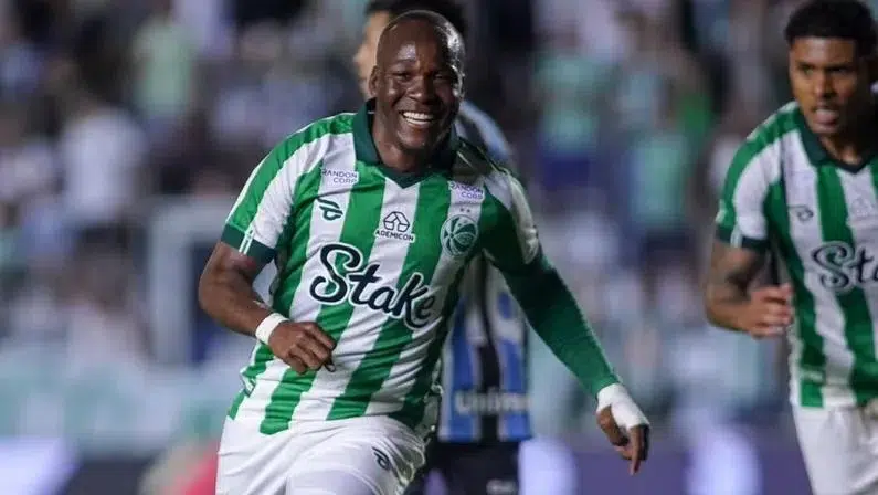Botafogo quer Emerson Batalla