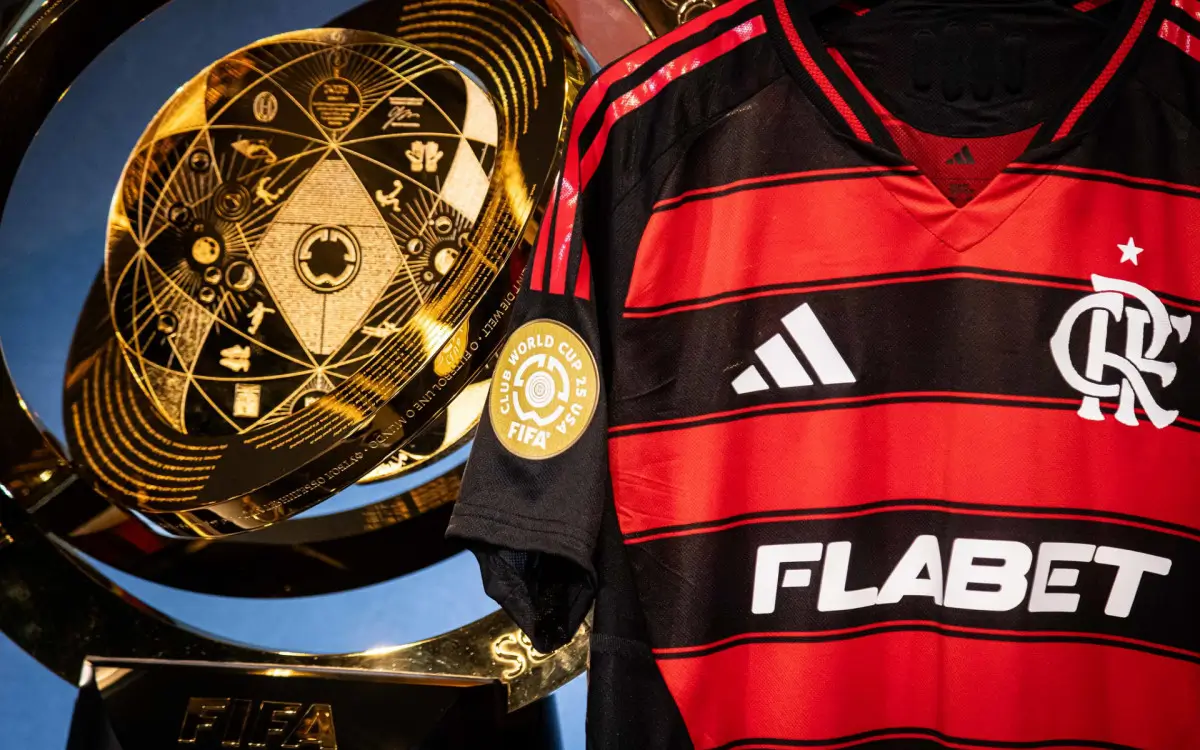 Camisa do flamengo com taça do super mundial de clubes