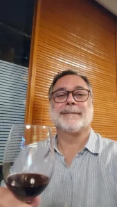 Luiz Barros, sommelier e professor,