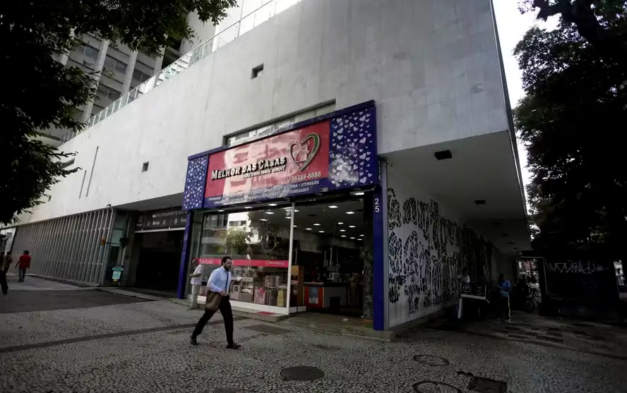 Mega loja substitui a agência da caixa