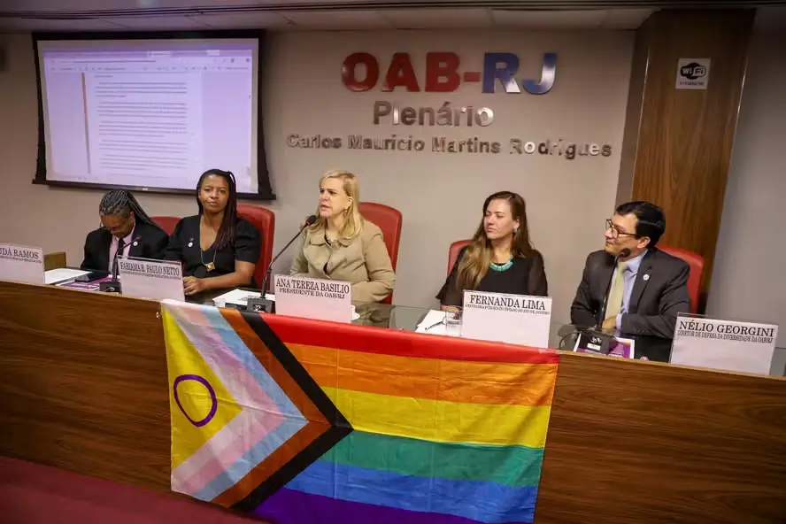 Sessão da OAB-RJ lpara o lançamento da cartilha sobre direitos LGBTQIA+