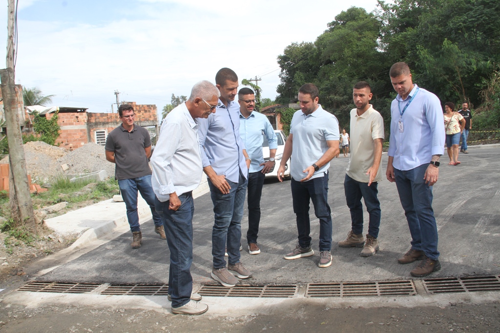 Obras em Sacramento vistoriadas pelo prefeito de São Gonçalo