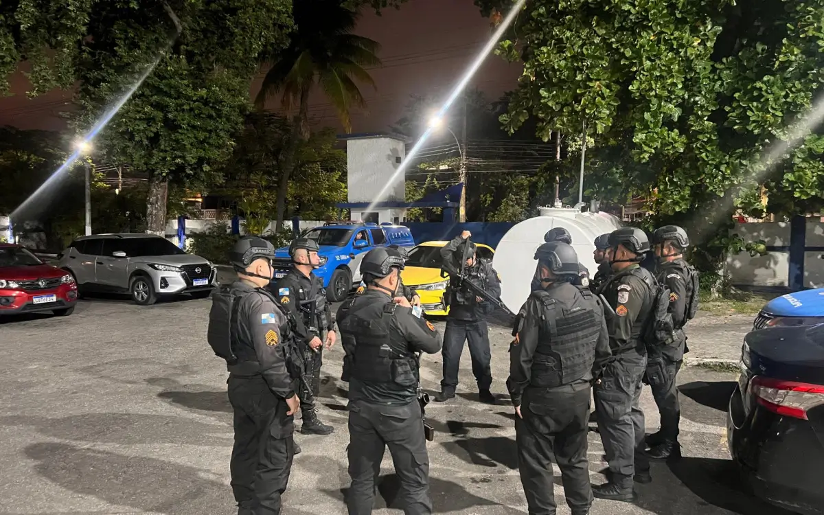 9º Batalhão em operação na comunidade da Saçu