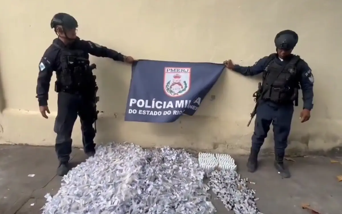 policiais militares do 39º BPM apreenderam grande quantidade de drogas no Castelar