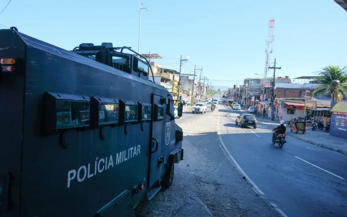 PM reforça policiamento na Rua Edgar Werneck, na Cidade de Deus