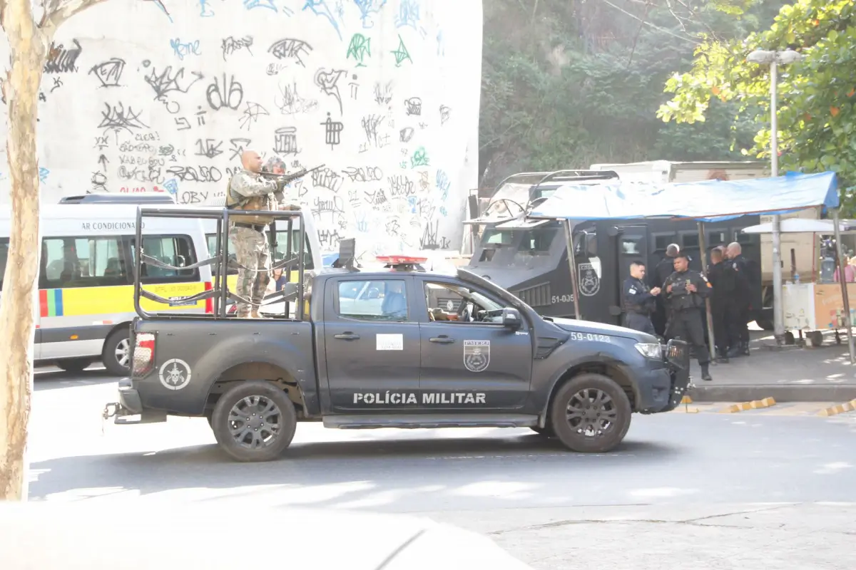 Carro da Polícia na Rocinha