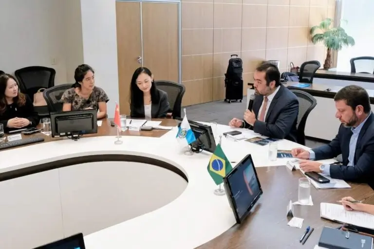 Rio fecha parceria para energia limpa com a multinacional chinesa Envision Energy