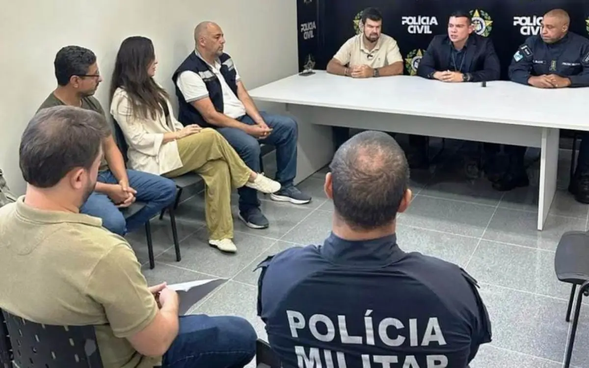 Prefeito Welberth Rezende junto a polícia