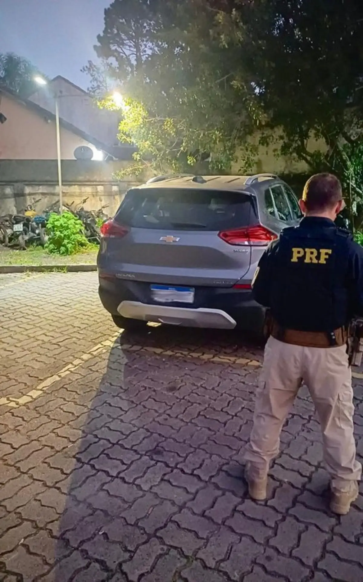 PRF recupera carro roubado