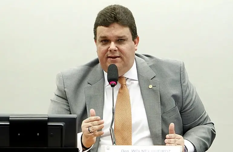 Wolney Queiroz, Ministro da Previdência,