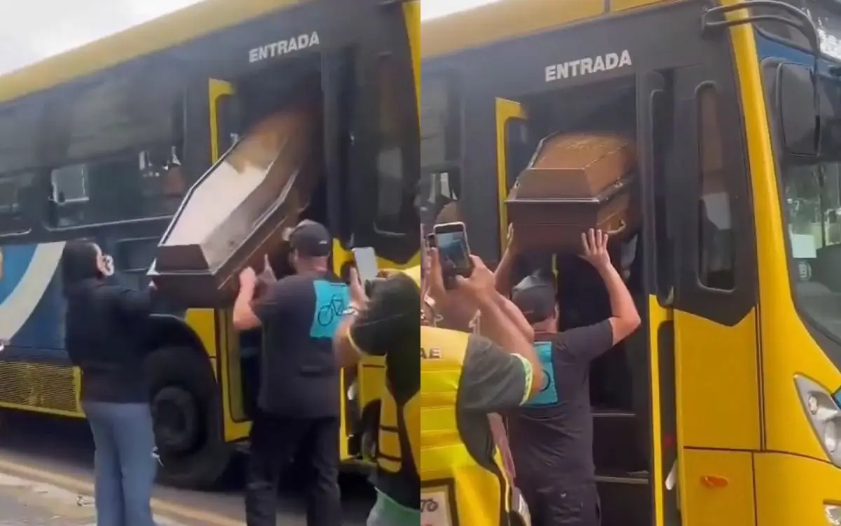 Caixão Tentando entrar em um ônibus
