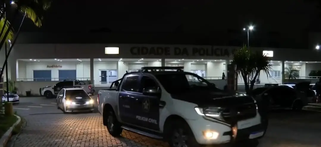 Cidade de Polícia a noite