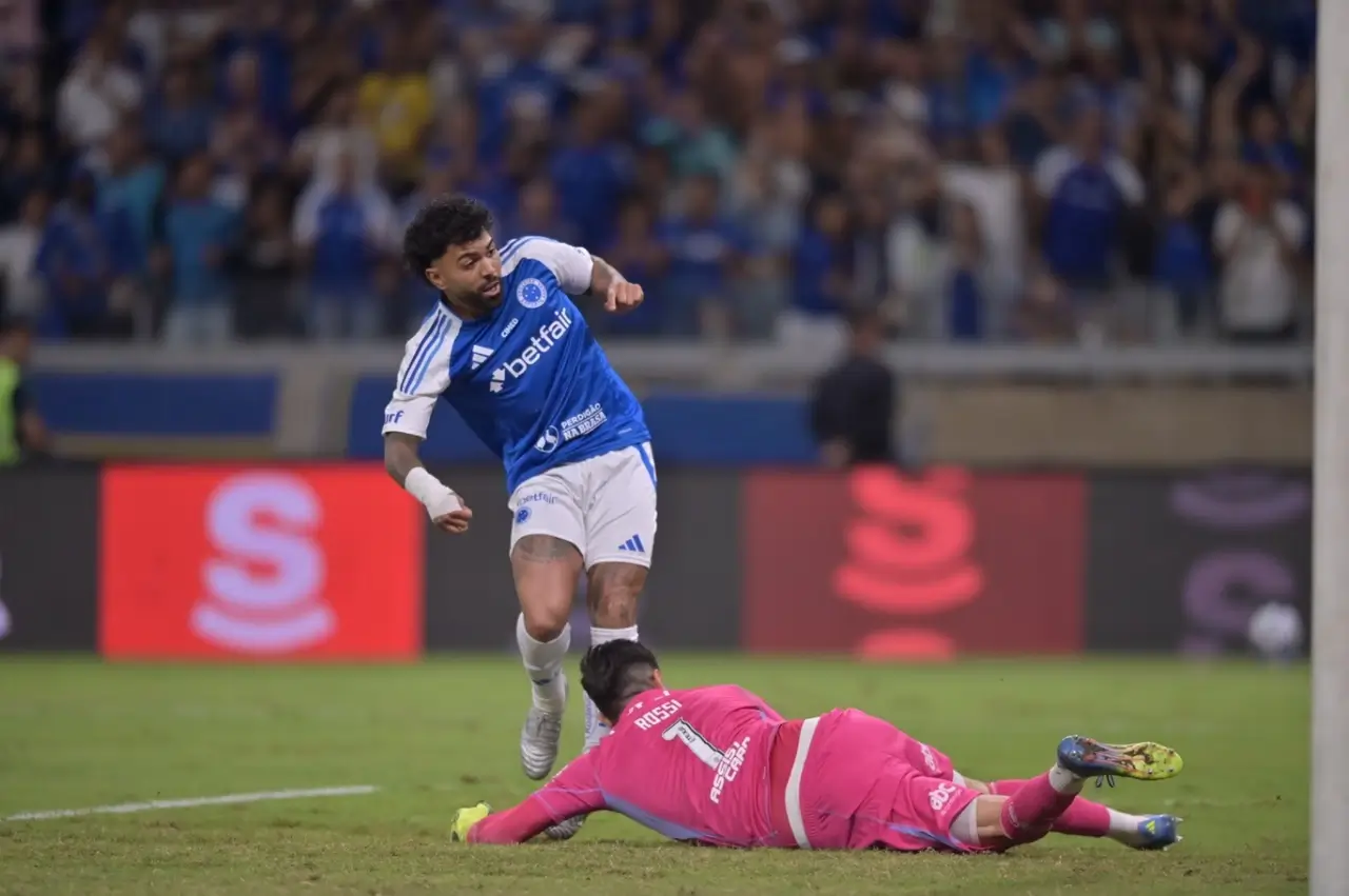 Cruzeiro vence o Flamengo