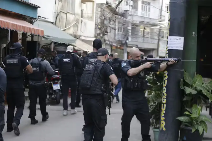 PM reforça policiamento na Cidade de Deus