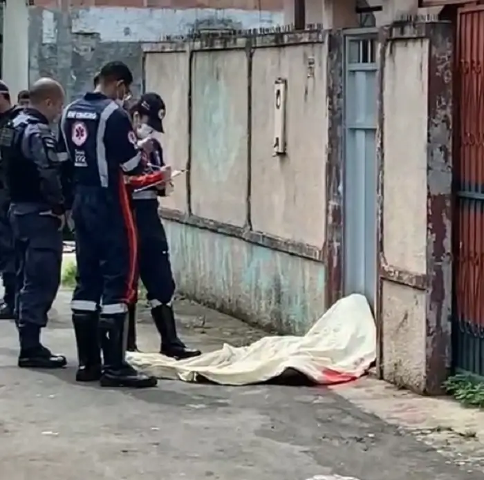 Adolescente mata irmão durante ataque à mãe em Manaus