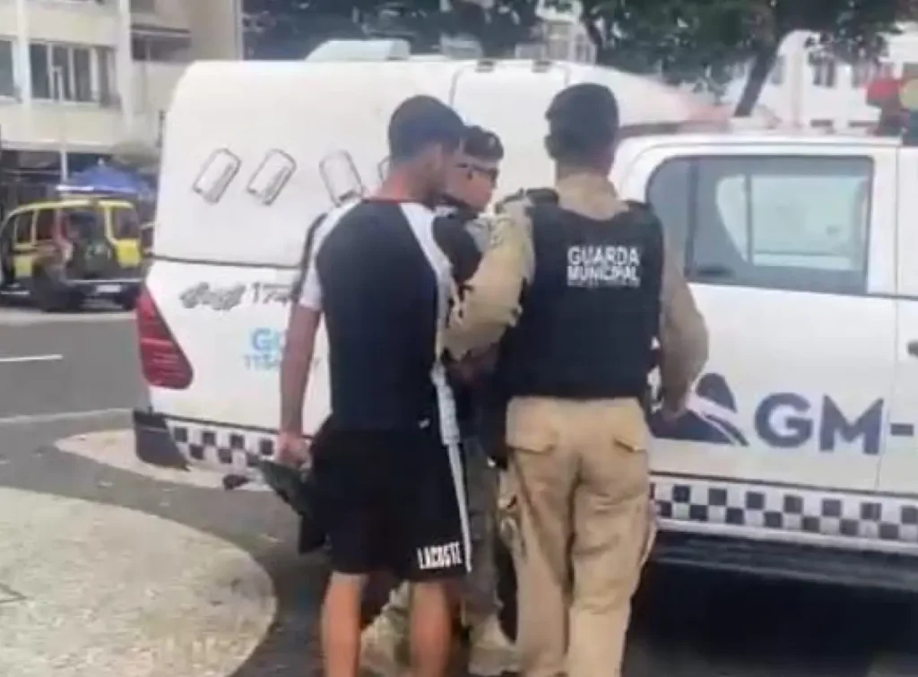 ambulante vende dois milhos por R$ 1.064